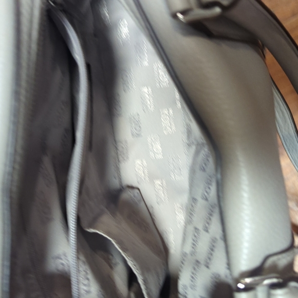 Michael kors purse - Picture 4 of 4